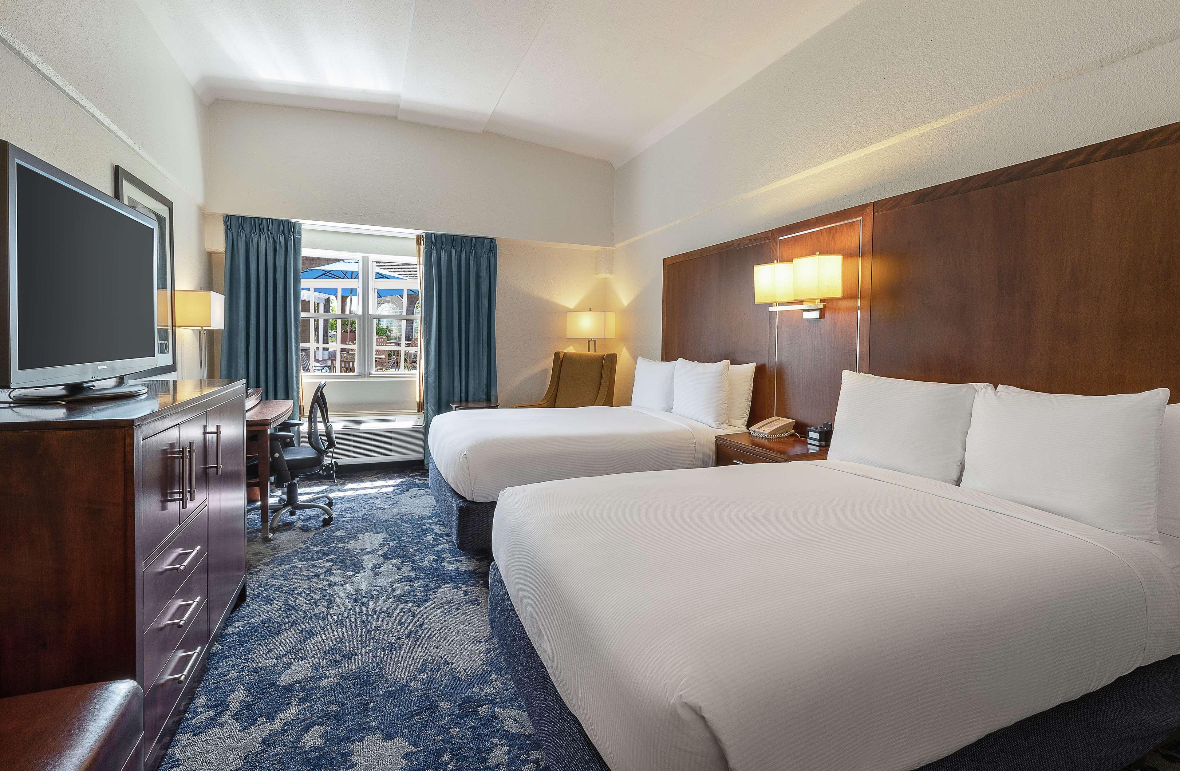 Doubletree By Hilton Cape Cod - Hyannis Hotel Exterior foto