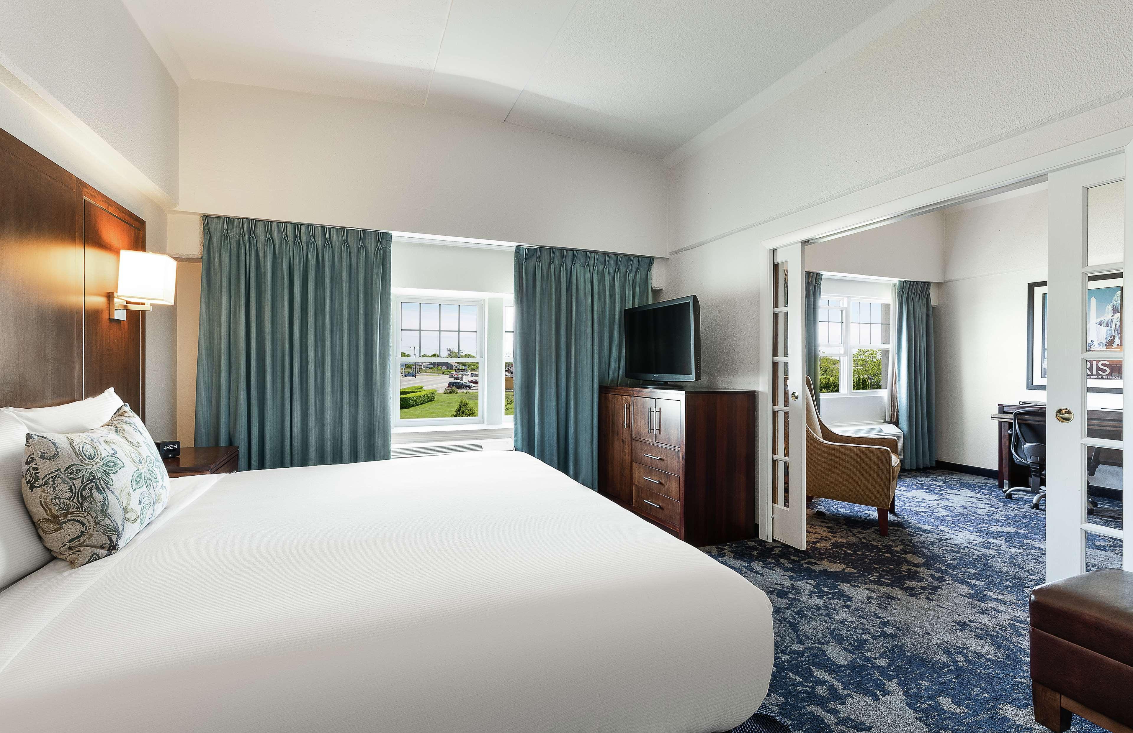 Doubletree By Hilton Cape Cod - Hyannis Hotel Exterior foto