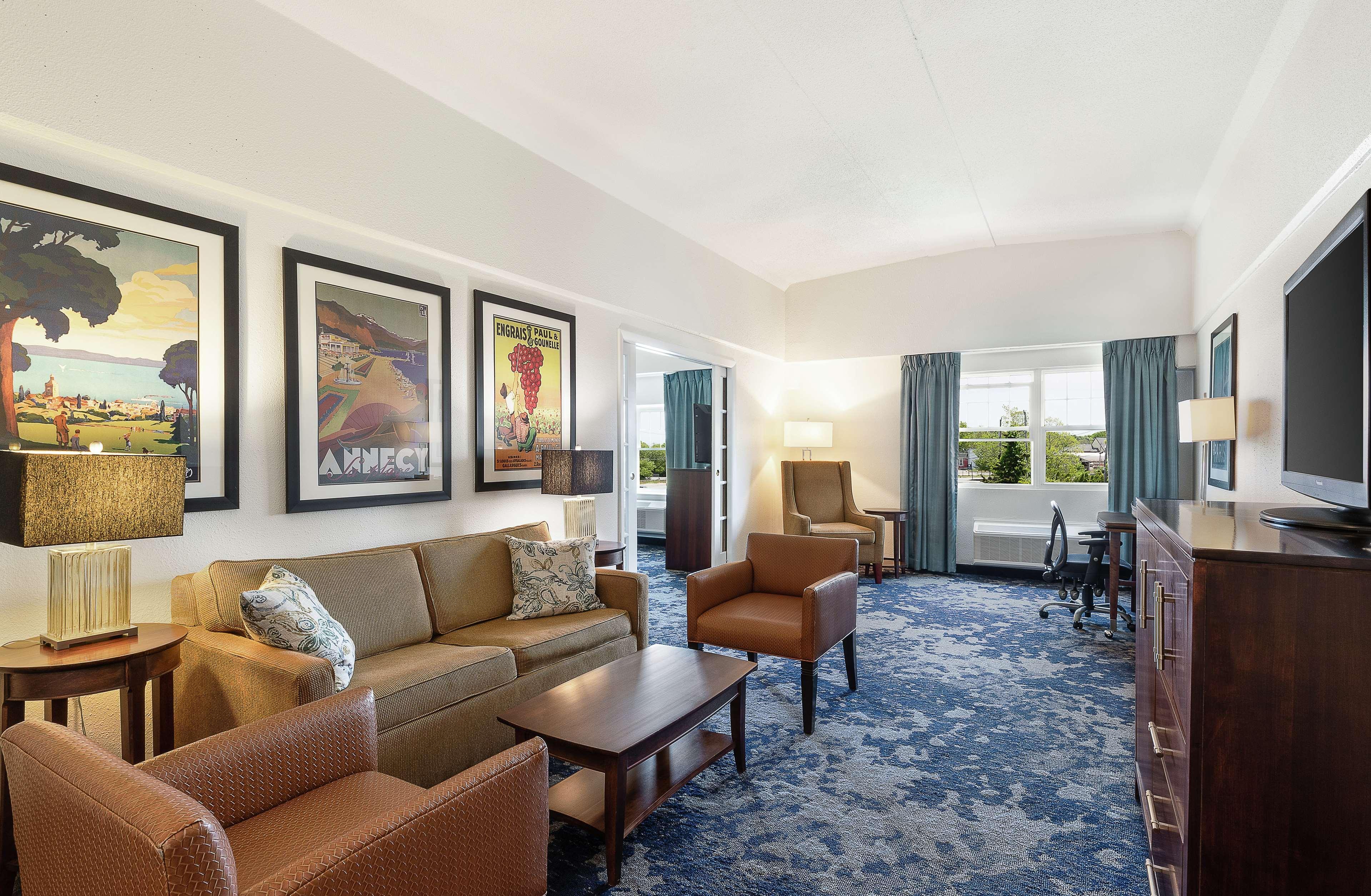 Doubletree By Hilton Cape Cod - Hyannis Hotel Exterior foto