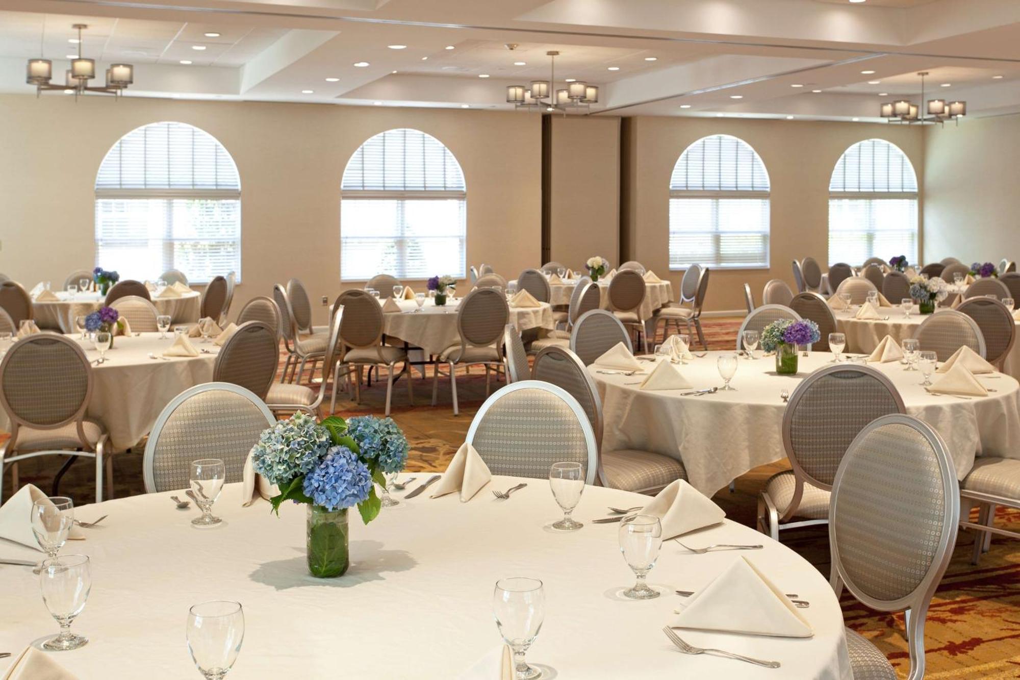 Doubletree By Hilton Cape Cod - Hyannis Hotel Exterior foto