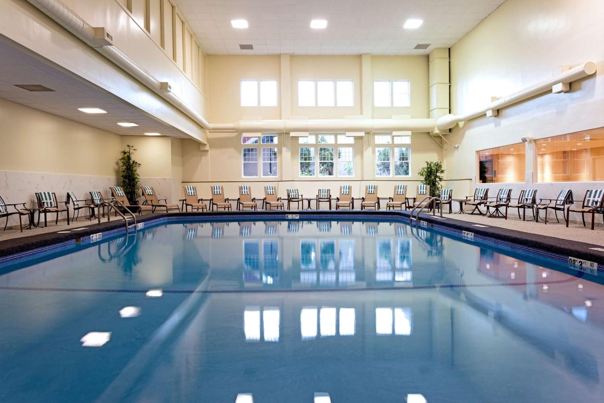 Doubletree By Hilton Cape Cod - Hyannis Hotel Exterior foto