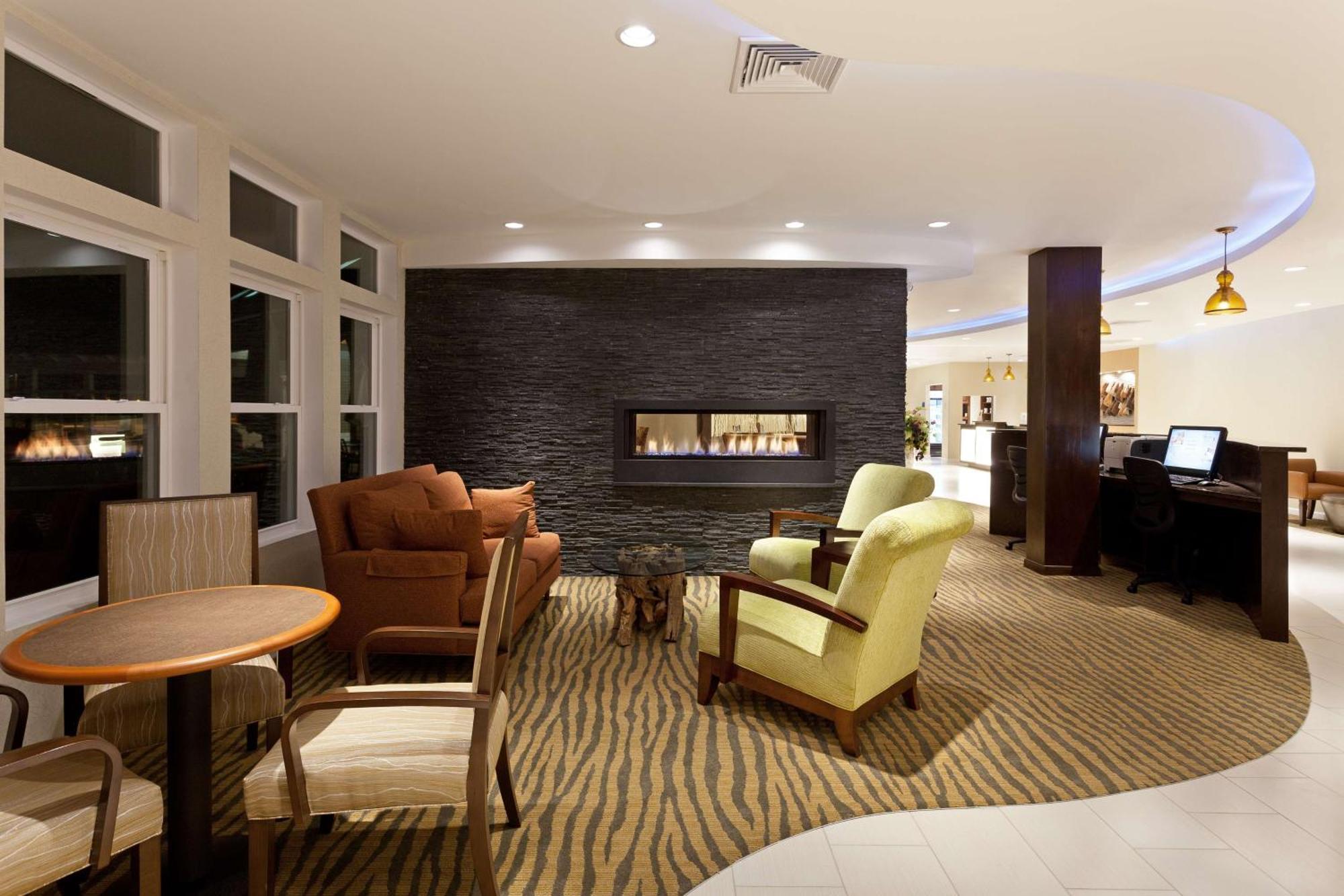 Doubletree By Hilton Cape Cod - Hyannis Hotel Exterior foto